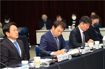 [일반동정]&nbsp;‘광주·전남 반도체 인재양성위원회’ 출범식 위원장으...