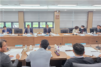 [일반동정]&nbsp;2025학년도 제1회 대학원 혁신위원회 회의 참석